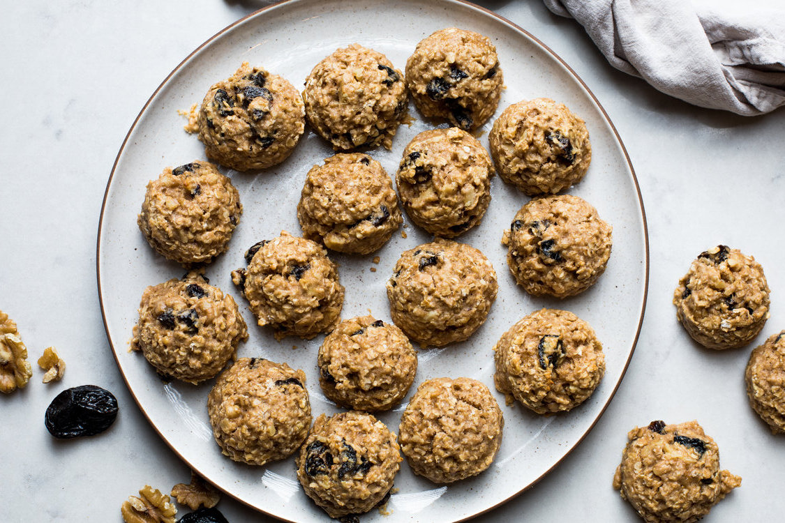 Vegan Oatmeal Walnut Cookies With Dried Plums