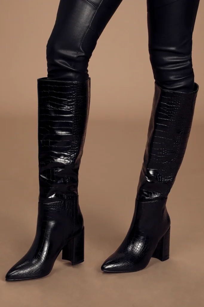 Katari knee-high boots.
